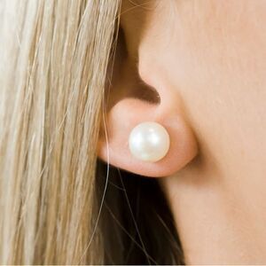 #404 BOUTIQUE Large Pearl Stud Earrings